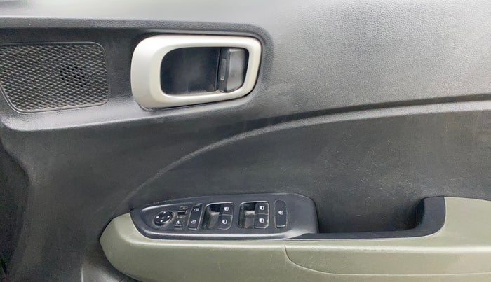 2019 Hyundai VENUE SX PLUS 1.0 TURBO DCT, Petrol, Automatic, 99,037 km, Driver Side Door Panels Control