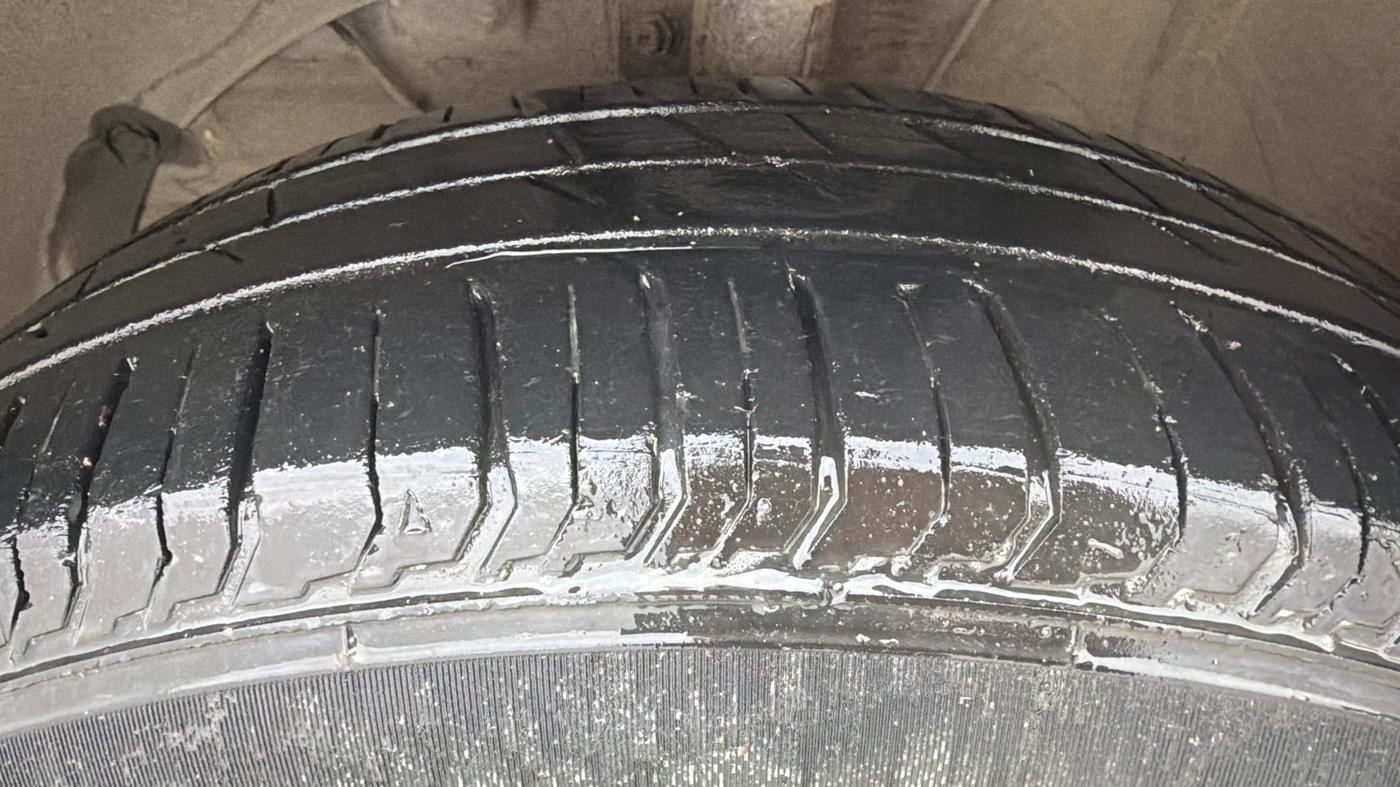 2024 Maruti Swift LXi, Petrol, Manual, 32,220 km, Left Front Tyre Tread