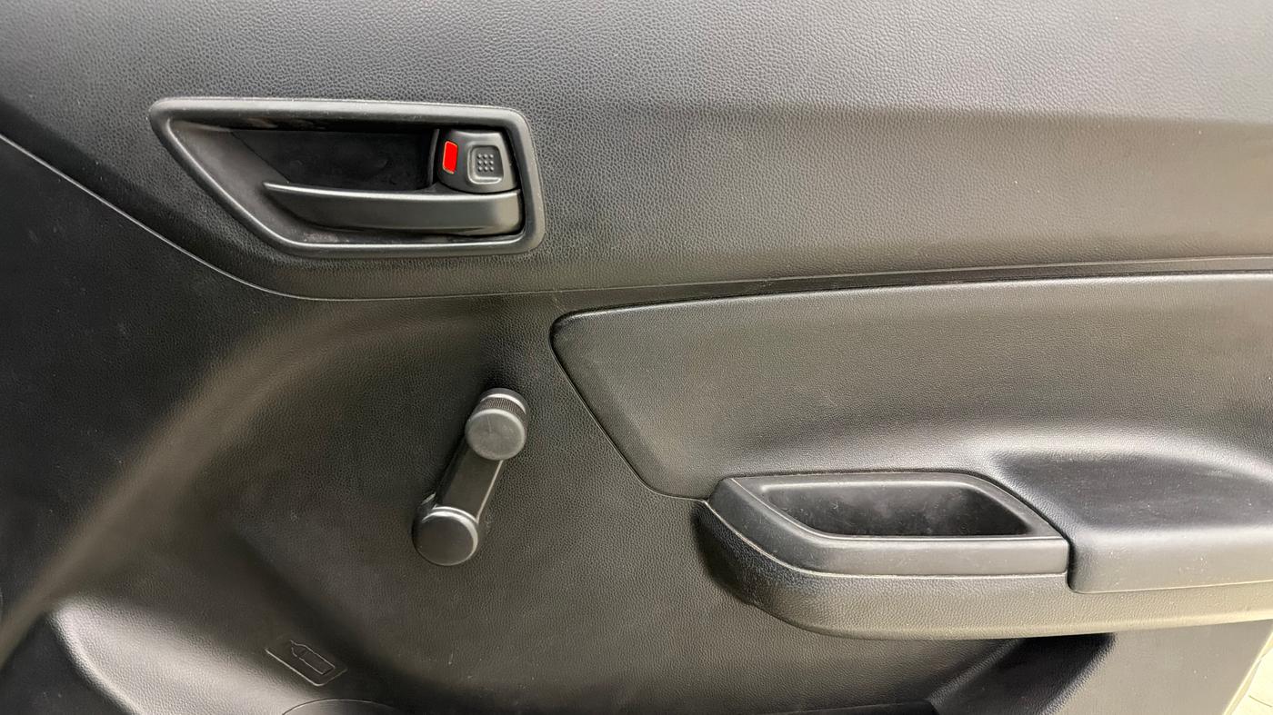 2024 Maruti Swift LXi, Petrol, Manual, 32,220 km, Driver Side Door Panels Control