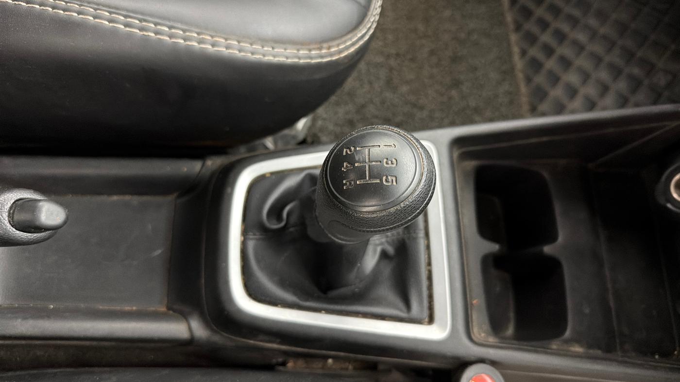 2024 Maruti Swift LXi, Petrol, Manual, 32,220 km, Gear Lever