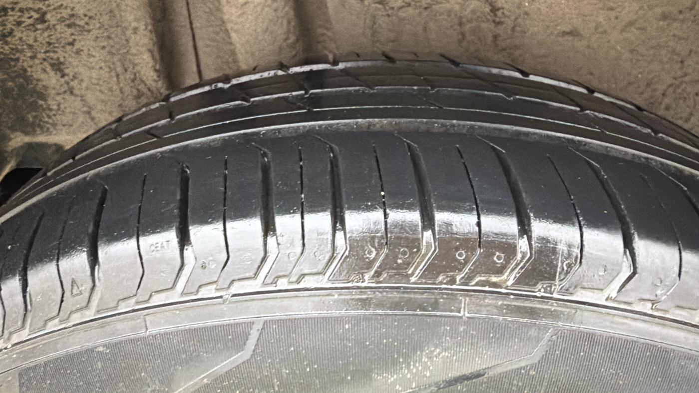 2024 Maruti Swift LXi, Petrol, Manual, 32,220 km, Right Rear Tyre Tread