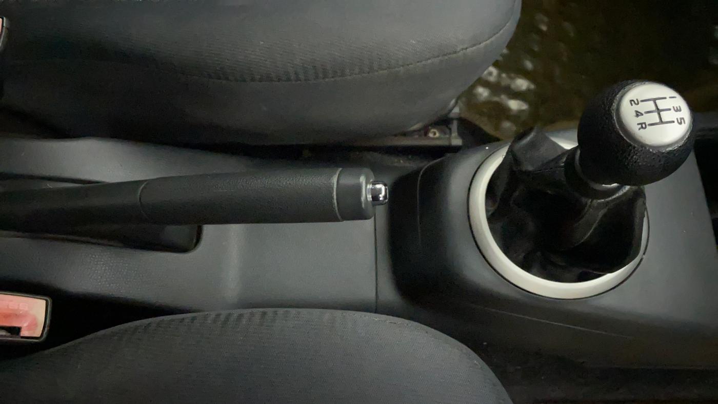 2011 Maruti Swift VXI, Petrol, Manual, 93,751 km, Gear Lever