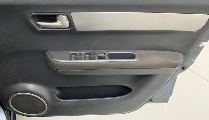2011 Maruti Swift VXI, Petrol, Manual, 93,751 km, Driver Side Door Panels Control