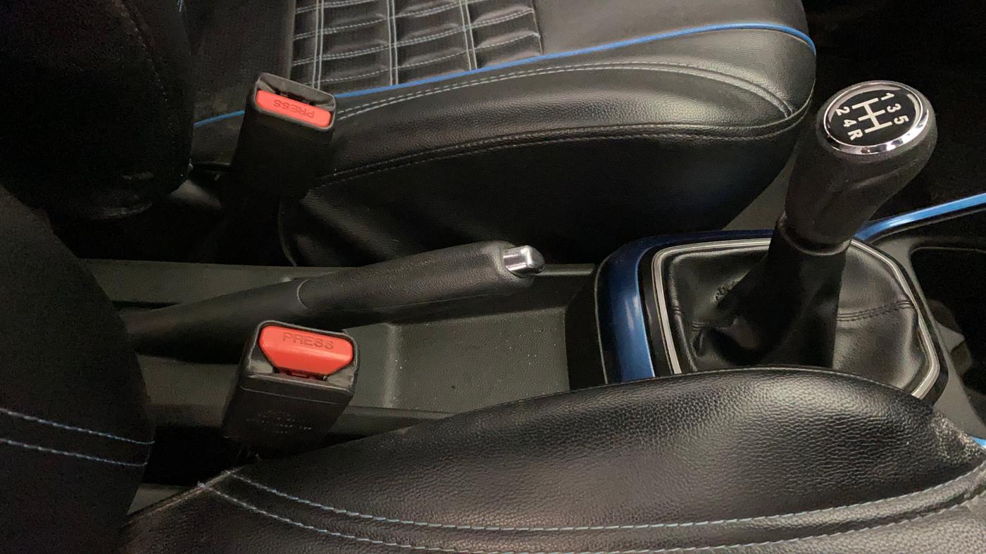 2017 Maruti IGNIS DELTA 1.2, Petrol, Manual, 91,499 km, Gear Lever