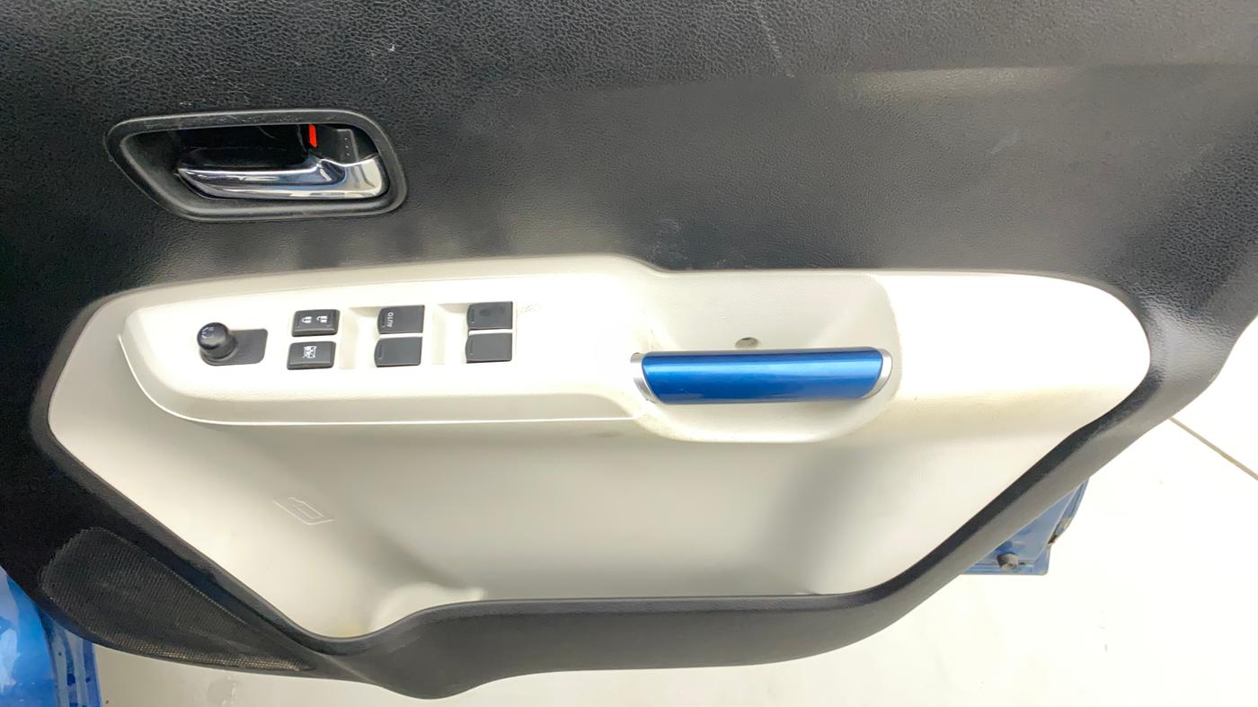 2017 Maruti IGNIS DELTA 1.2, Petrol, Manual, 91,499 km, Driver Side Door Panels Control