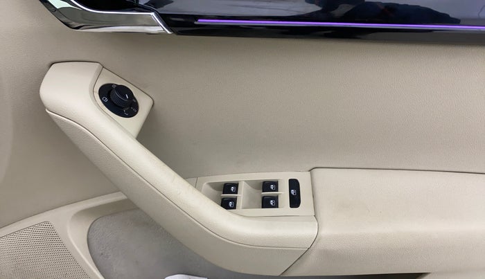 2018 Skoda Octavia L&K 1.8 TSI AT, Petrol, Automatic, 54,933 km, Driver Side Door Panels Control