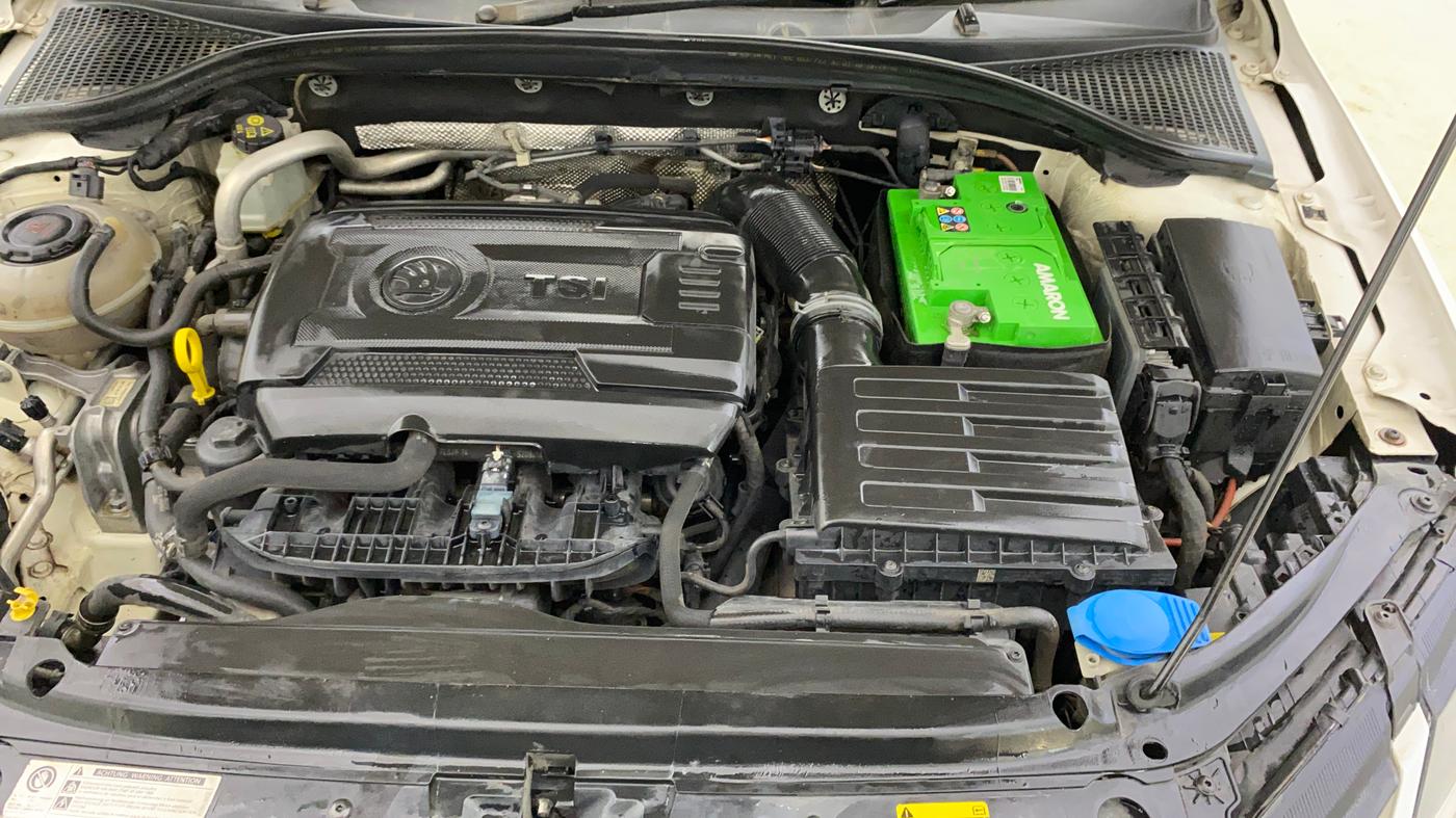 2018 Skoda Octavia L&K 1.8 TSI AT, Petrol, Automatic, 54,948 km, Engine View - Left