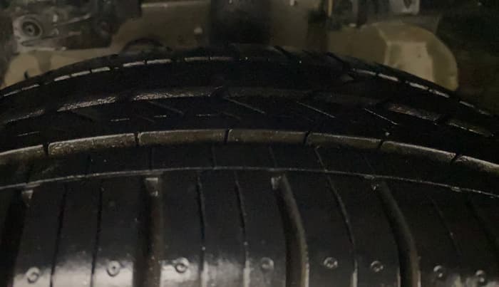 2017 Ford Figo Aspire TITANIUM 1.2 PETROL, Petrol, Manual, 53,916 km, Left Front Tyre Tread