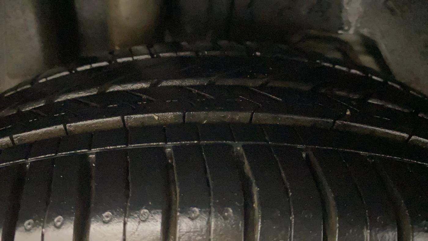 2017 Ford Figo Aspire TITANIUM 1.2 PETROL, Petrol, Manual, 53,916 km, Right Rear Tyre Tread