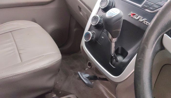 2017 Mahindra Kuv100 K8 6 STR, Petrol, Manual, 76,124 km, Gear Lever