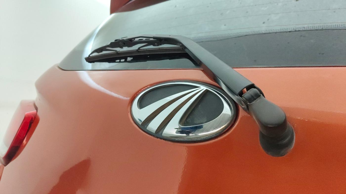 2017 Mahindra Kuv100 K8 6 STR, Petrol, Manual, 7,653 km, Rear Wiper