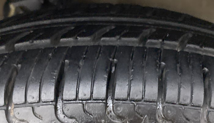 2012 Maruti A Star VXI, Petrol, Manual, 51,558 km, Right Front Tyre Tread