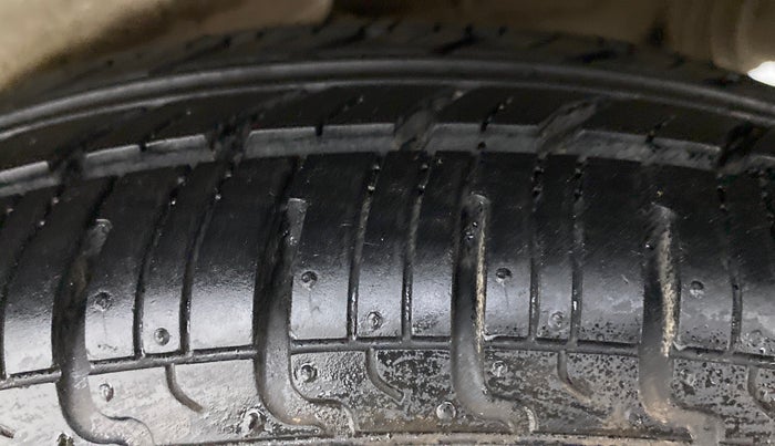 2012 Maruti A Star VXI, Petrol, Manual, 51,558 km, Left Rear Tyre Tread