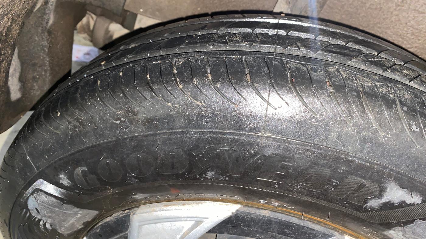 2013 Maruti Ritz VXI, Petrol, Manual, 55,778 km, Right Rear Tyre Tread