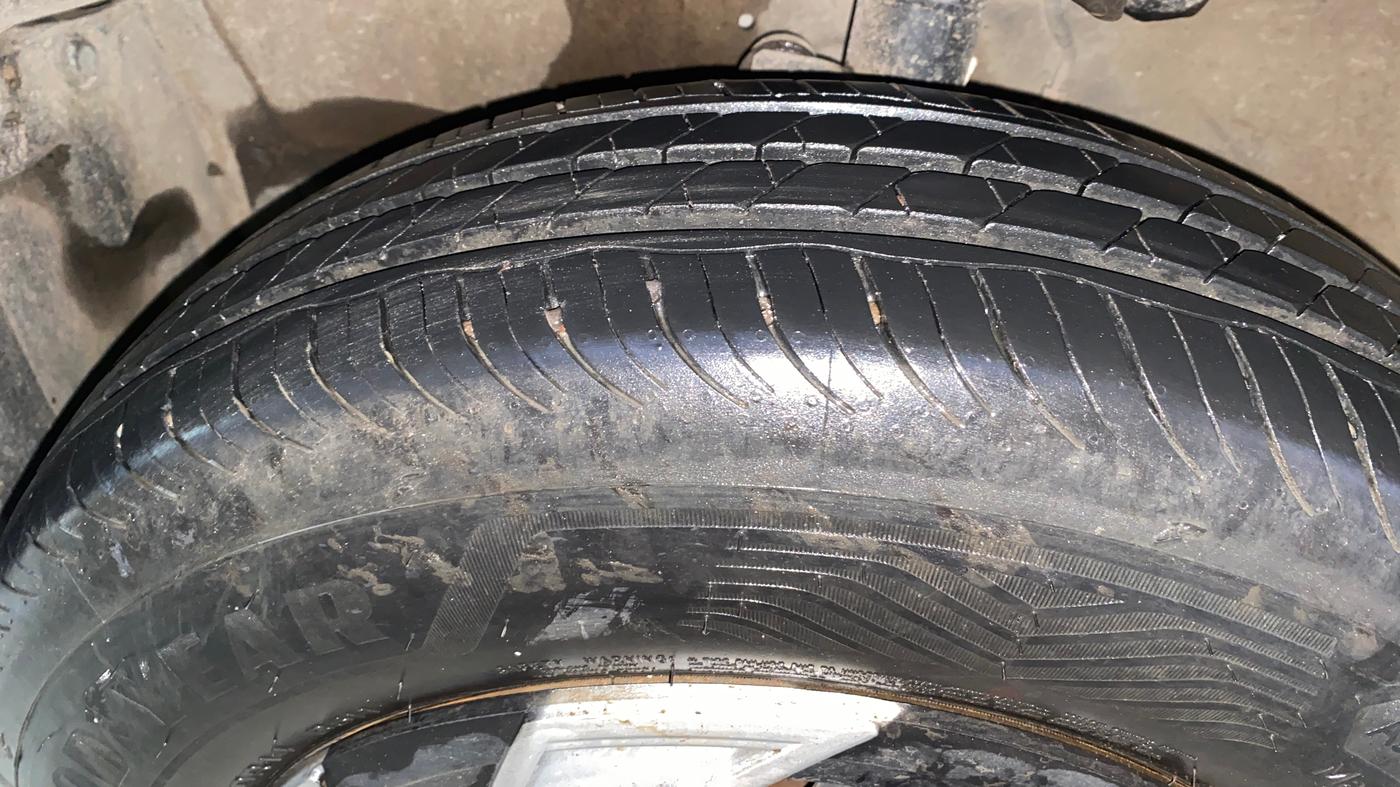 2013 Maruti Ritz VXI, Petrol, Manual, 55,778 km, Left Front Tyre Tread