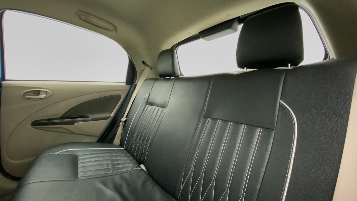 2016 Toyota Etios Liva LE PETROL, Petrol, Manual, 1,20,134 km, Right Side Rear Door Cabin