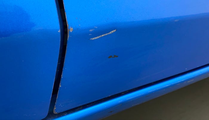 2016 Toyota Etios Liva LE PETROL, Petrol, Manual, 1,20,134 km, Driver-side door - Slightly rusted