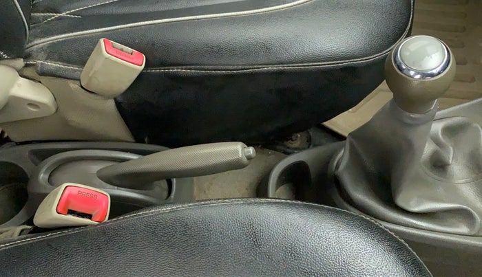2016 Toyota Etios Liva LE PETROL, Petrol, Manual, 1,20,134 km, Gear Lever