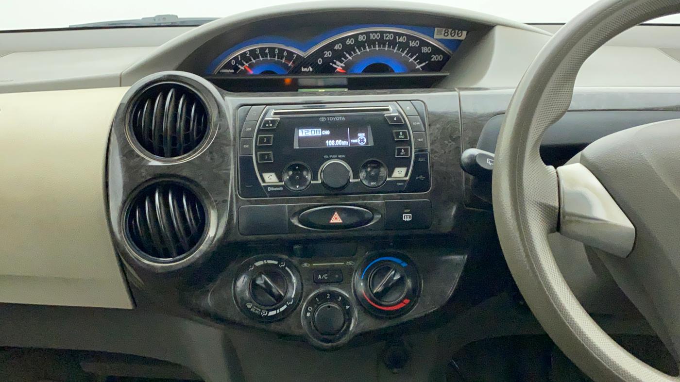 2016 Toyota Etios Liva LE PETROL, Petrol, Manual, 1,20,134 km, Air Conditioner