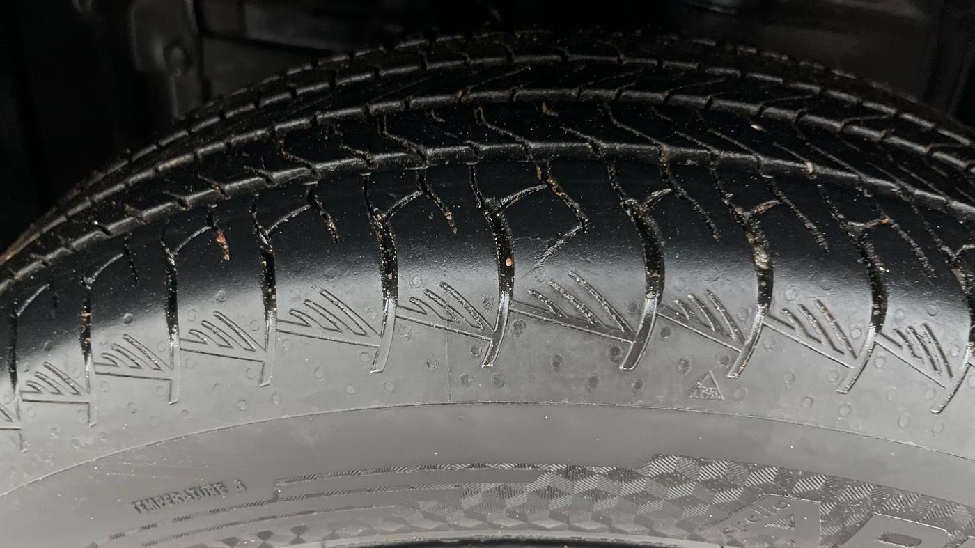 2024 Maruti Grand Vitara SIGMA SMART HYBRID, Petrol, Manual, 17,861 km, Left Front Tyre Tread