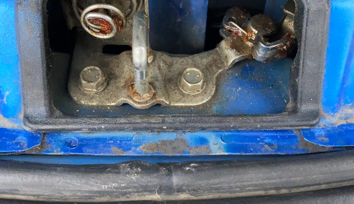 2012 Toyota Etios Liva GD, Diesel, Manual, 64,076 km, Dicky (Boot door) - Minor rust Inside Panel