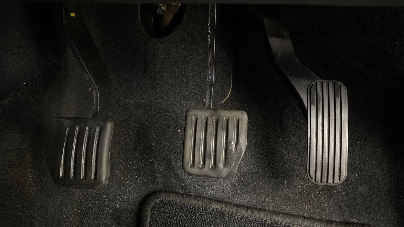 2019 Tata Harrier XZ 2.0L, Diesel, Manual, 99,169 km, Pedals