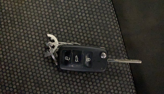 2016 Volkswagen Polo COMFORTLINE 1.2L, Petrol, Manual, 61,596 km, Key Close Up