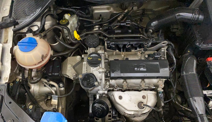 2016 Volkswagen Polo COMFORTLINE 1.2L, Petrol, Manual, 61,596 km, Engine View - Right