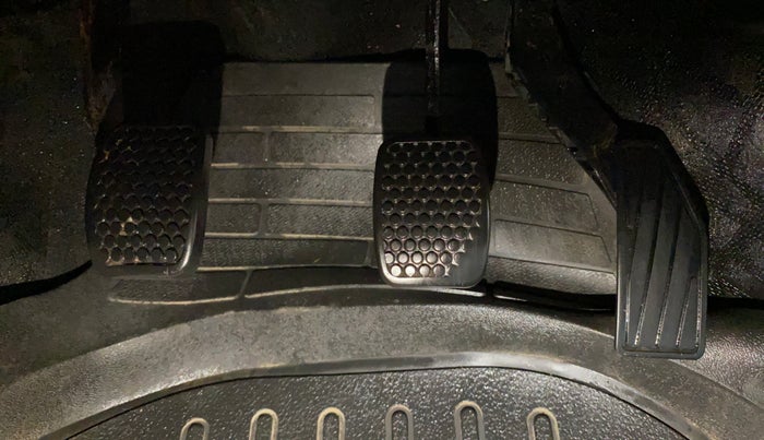 2020 Maruti Alto LXI CNG, CNG, Manual, 72,840 km, Pedals