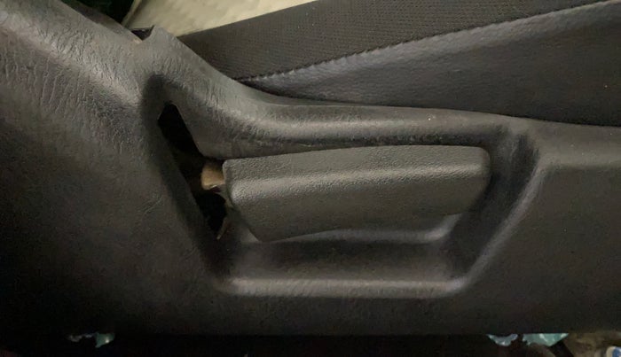 2020 Maruti Alto LXI CNG, CNG, Manual, 72,840 km, Driver Side Adjustment Panel