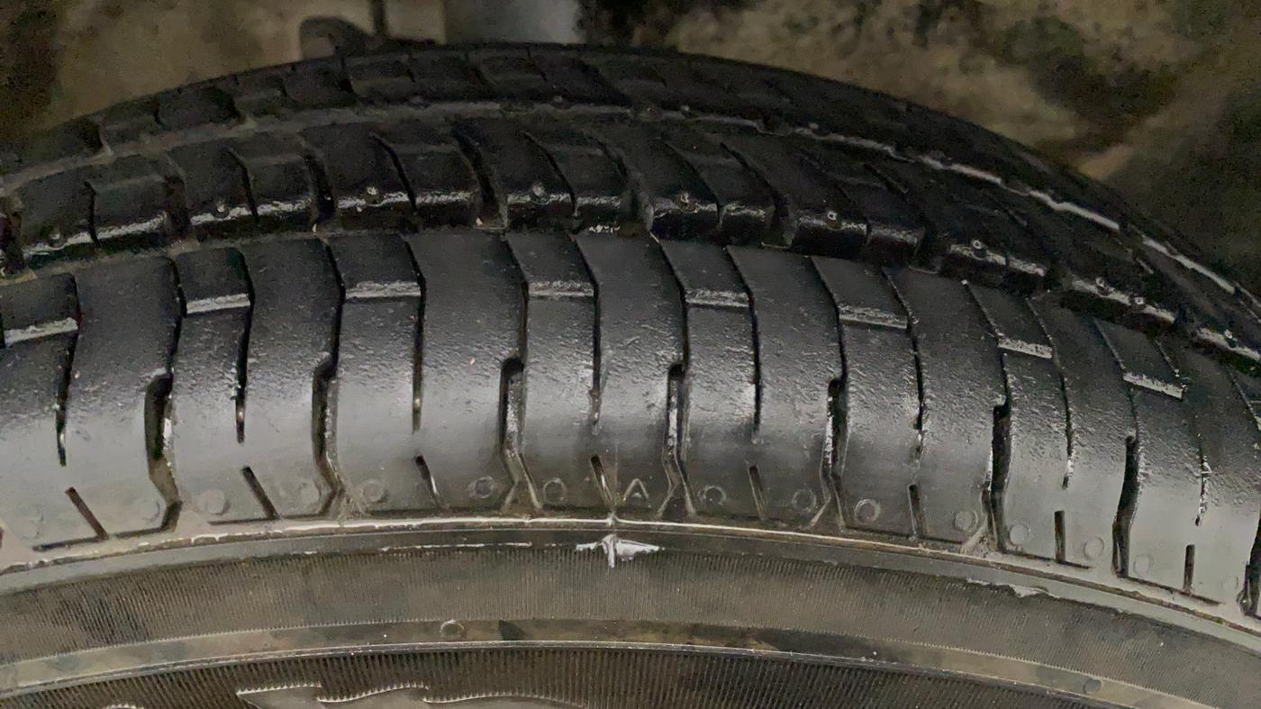 2015 Maruti Wagon R 1.0 LXI CNG, CNG, Manual, 47,305 km, Right Front Tyre Tread