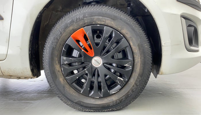2017 Maruti Swift VXI, CNG, Manual, 47,991 km, Right Front Wheel