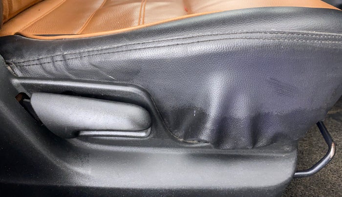 2017 Maruti Swift VXI, CNG, Manual, 47,991 km, Driver Side Adjustment Panel
