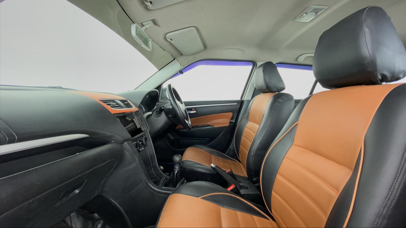 2017 Maruti Swift VXI, CNG, Manual, 47,991 km, Right Side Front Door Cabin
