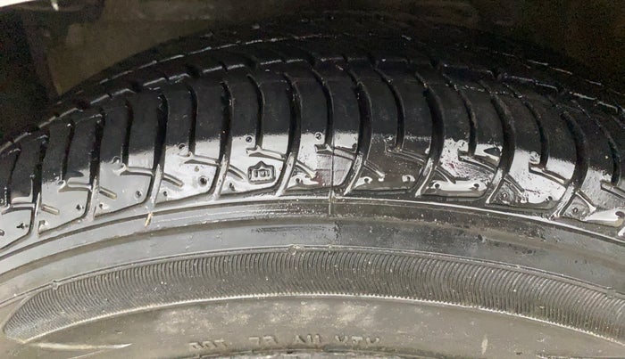 2017 Maruti Celerio VXI CNG, CNG, Manual, 75,760 km, Left Front Tyre Tread