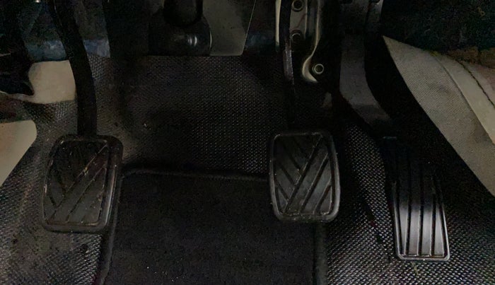 2018 Maruti Ciaz ZETA 1.5 SHVS VVT MT, Petrol, Manual, 37,060 km, Pedals