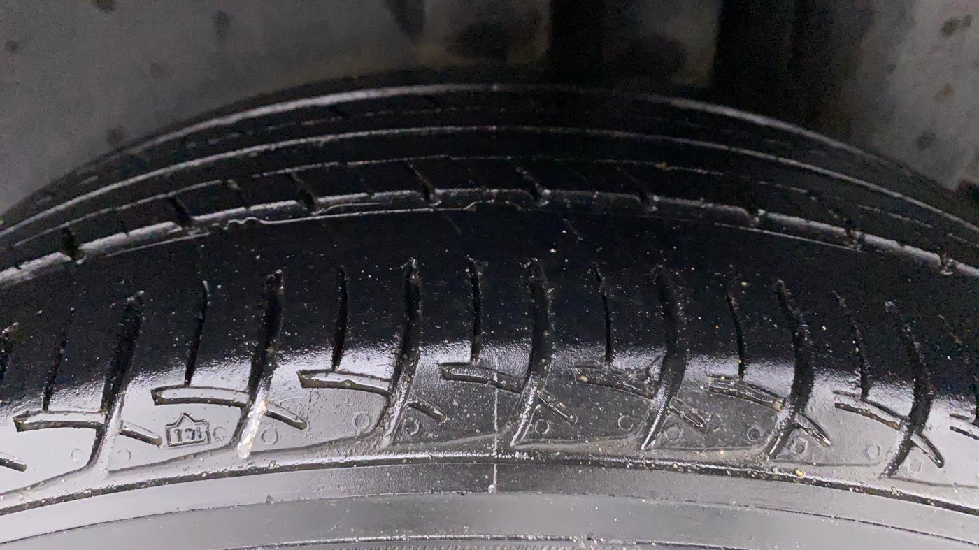 2018 Maruti Ciaz ZETA 1.5 SHVS VVT MT, Petrol, Manual, 37,060 km, Left Rear Tyre Tread