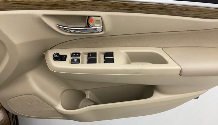 2018 Maruti Ciaz ZETA 1.5 SHVS VVT MT, Petrol, Manual, 37,060 km, Driver Side Door Panels Control