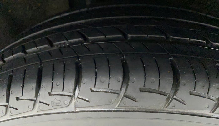 2016 Maruti Baleno DELTA 1.2 K12, Petrol, Manual, 23,598 km, Right Rear Tyre Tread