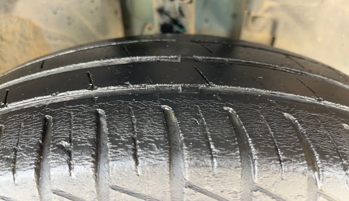 2021 Renault Kwid RXL, Petrol, Manual, 54,698 km, Right Front Tyre Tread