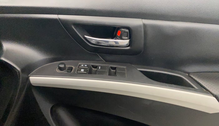 2015 Maruti S Cross ALPHA 1.6, Diesel, Manual, 1,49,991 km, Driver Side Door Panels Control