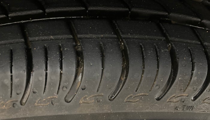 2022 Maruti S PRESSO VXI (O), Petrol, Manual, 2,211 km, Left Front Tyre Tread