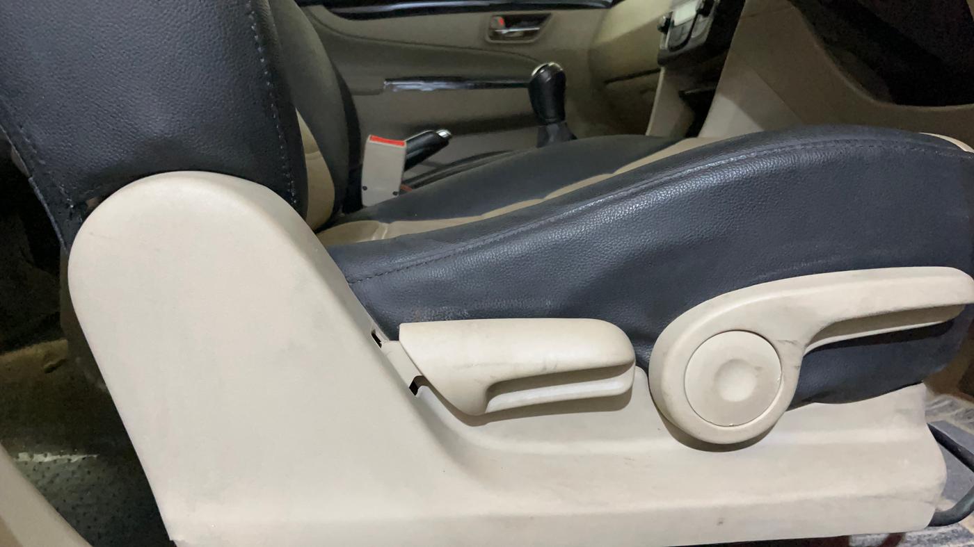 2017 Maruti Ciaz ALPHA 1.4 PETROL, CNG, Manual, 75,352 km, Driver Side Adjustment Panel