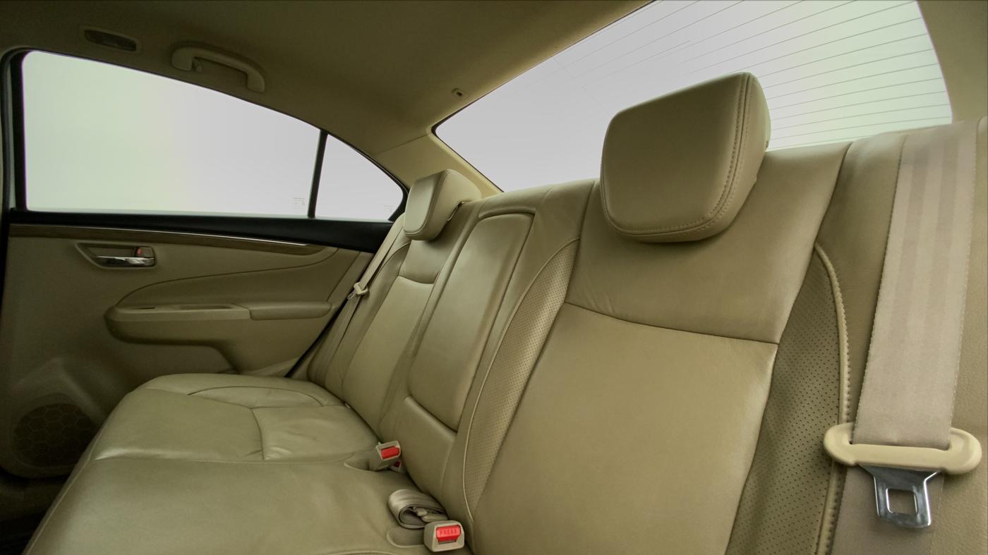 2018 Maruti Ciaz ALPHA 1.5 SHVS PETROL, Petrol, Manual, 60,556 km, Right Side Rear Door Cabin