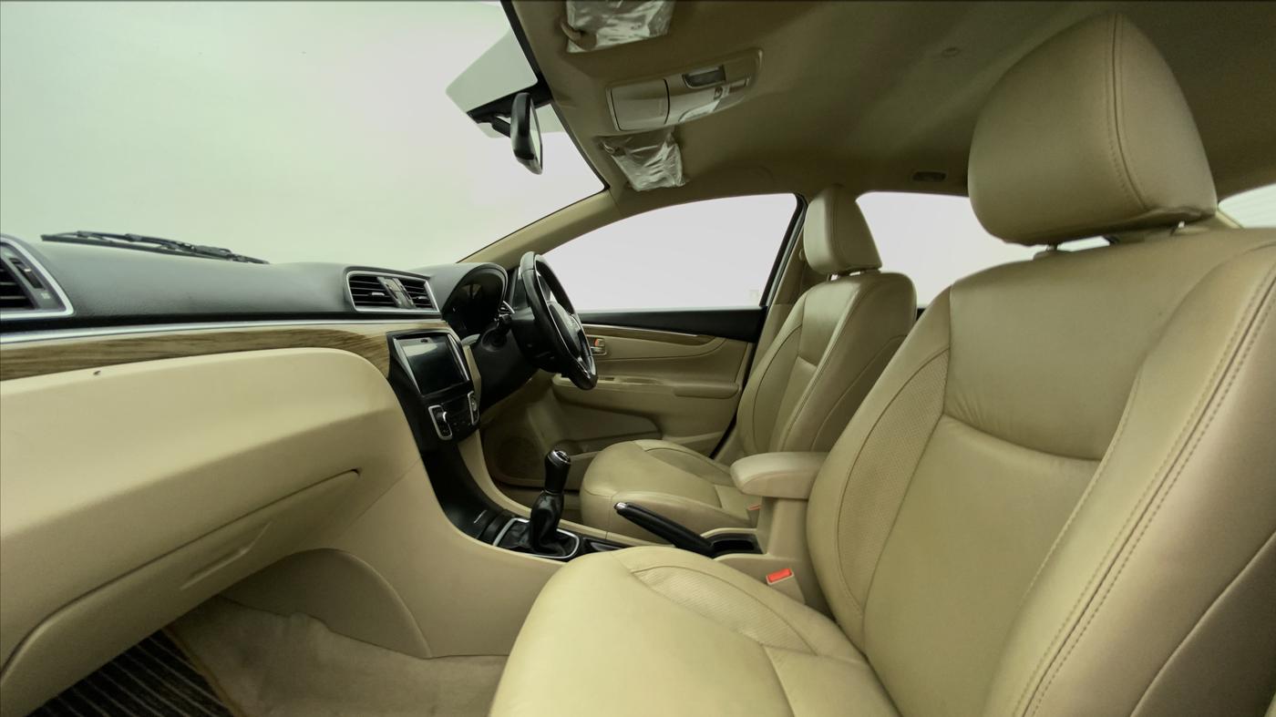2018 Maruti Ciaz ALPHA 1.5 SHVS PETROL, Petrol, Manual, 60,556 km, Right Side Front Door Cabin