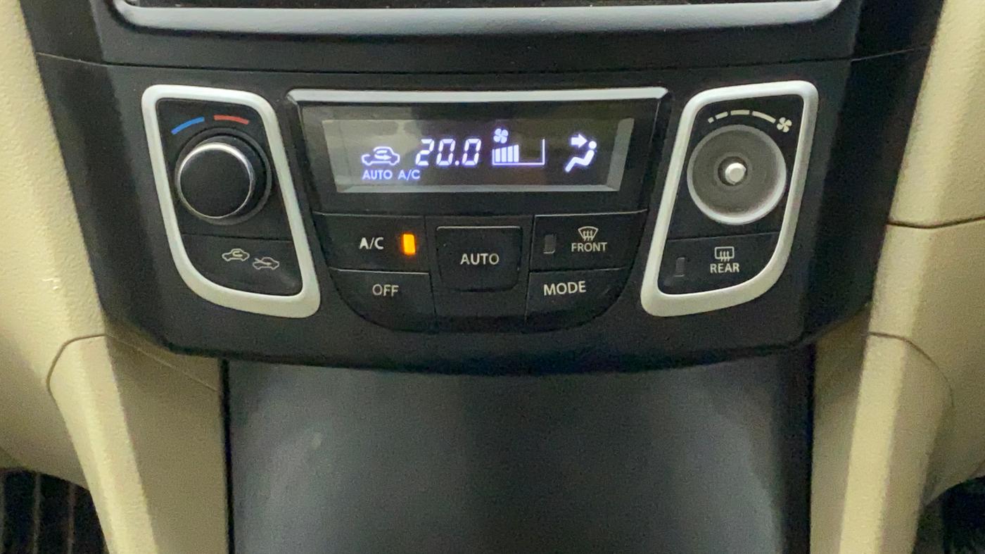 2018 Maruti Ciaz ALPHA 1.5 SHVS PETROL, Petrol, Manual, 60,556 km, Automatic Climate Control