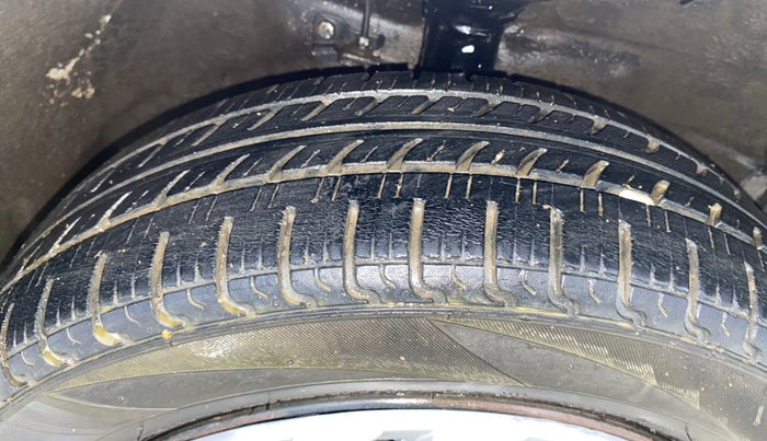 2016 Maruti Wagon R 1.0 VXI, Petrol, Manual, 45,423 km, Right Front Tyre Tread