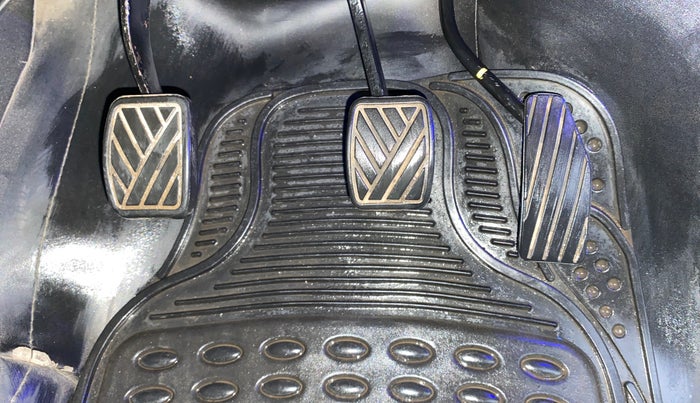 2016 Maruti Wagon R 1.0 VXI, Petrol, Manual, 45,423 km, Pedals