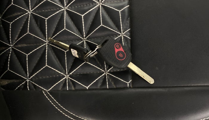 2016 Honda Brio VX MT, Petrol, Manual, 90,438 km, Key Close Up