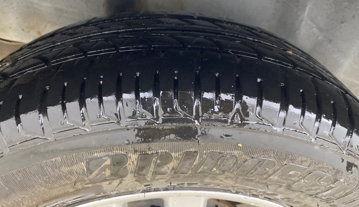 2016 Honda Brio VX MT, Petrol, Manual, 90,438 km, Right Rear Tyre Tread